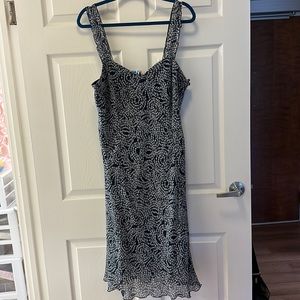 Connected Woman 18W blue and white dress